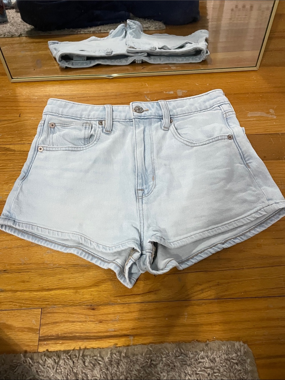 American Eagle Light Wash Denim Women’s Shorts - Casual High-Rise Style